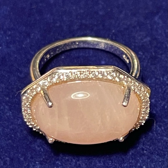 925 Sterling Oval Natural Rose Quartz with Crystal Halo Ring Size 6 RJ for Avon - Picture 1 of 11